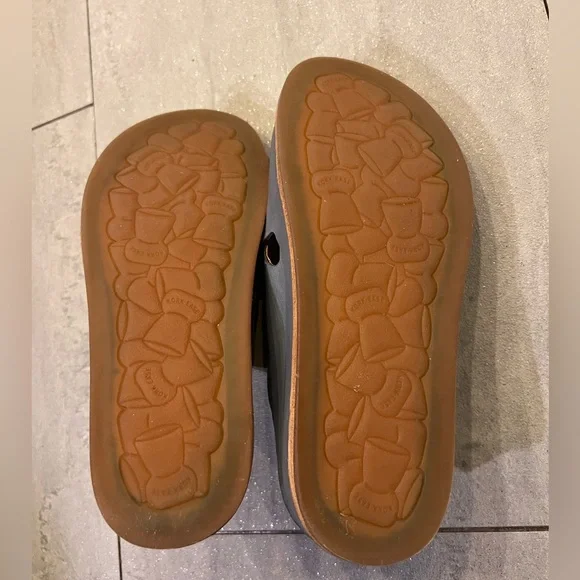 NWOB Kork Ease Tutsi Cross Band sandals - Picture 4 of 6